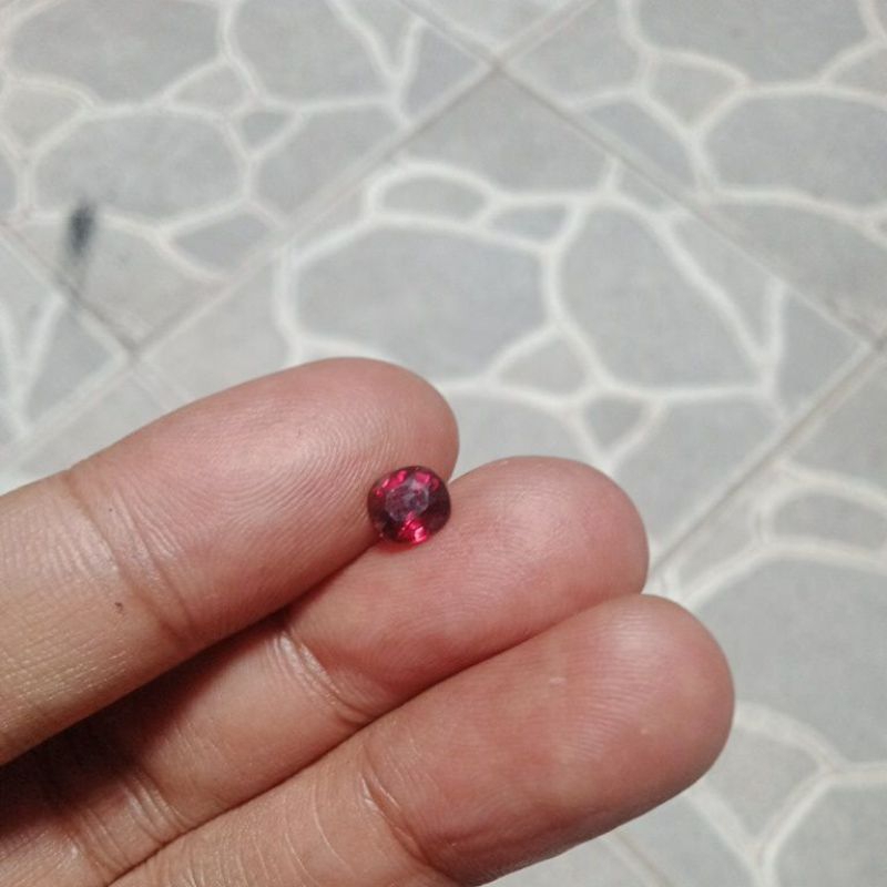 Natural pyrope almandine garnet 0.99 carat bermemo high quality
