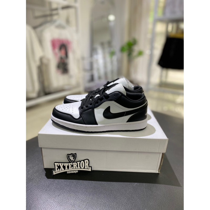 Sepatu Sneakers Aj1 - Black White