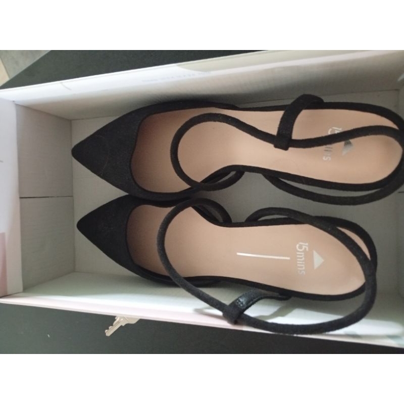 sepatu heels 15mins by staccato