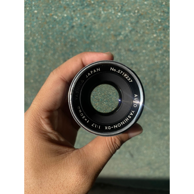 Lensa Yashica Yashinon 50mm 1.7 DX
