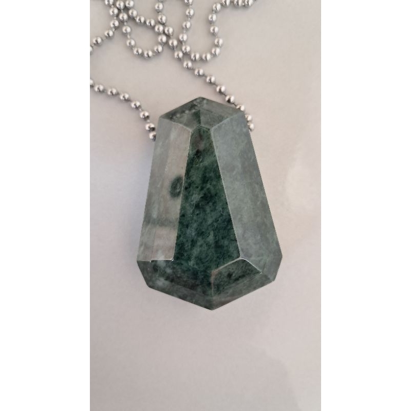 LIONTIN / PENDANT GIOK NABIRE TYPE A OPAC CUTTING CUSTOM