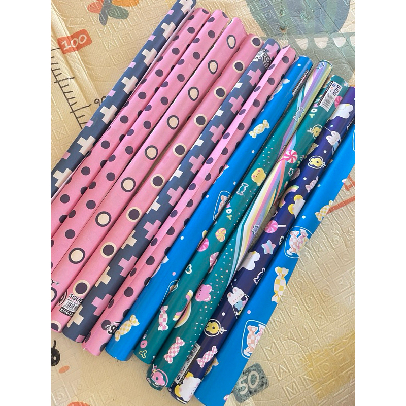 

Kertas kado (48x68cm) - kertas kado murah kiky sidu hvs