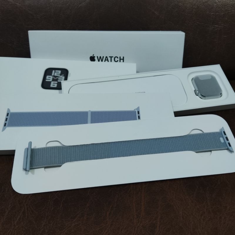 Preloved Apple Watch SE (Gen 2) 40mm Silver AI Blue Cloud SL GPS