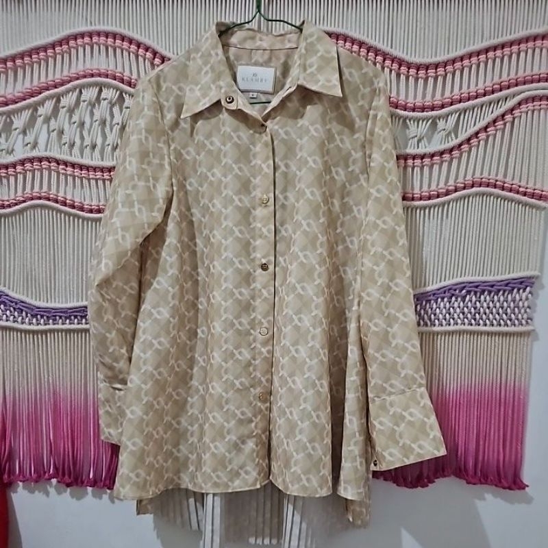 Monogram Wearing Klamby