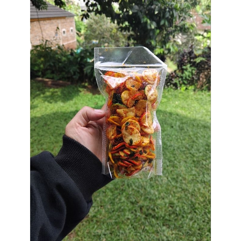 

seblak kerupuk bawang pedas daun jeruk