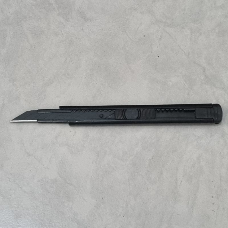 

cutter kater 30 derajat hitam