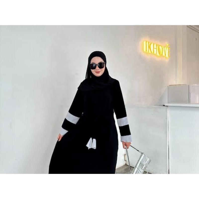 ALKHATIB ABAYA SANTRI BAHAN JETBLACK KOMBINASI LENGAN SIMPLE WARNA PUTIH ABU COKSU