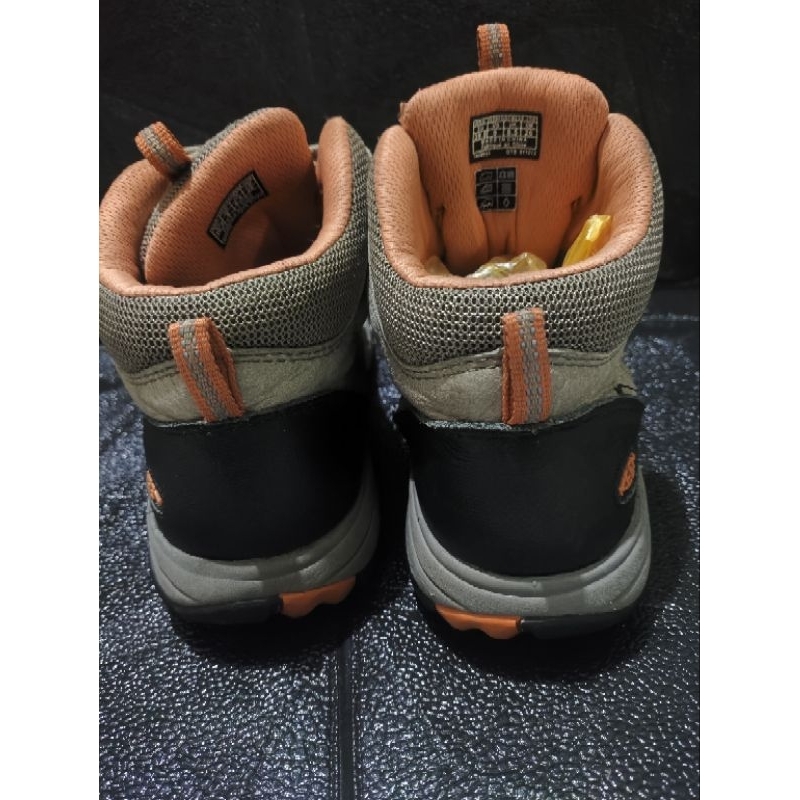 sepatu second keen
