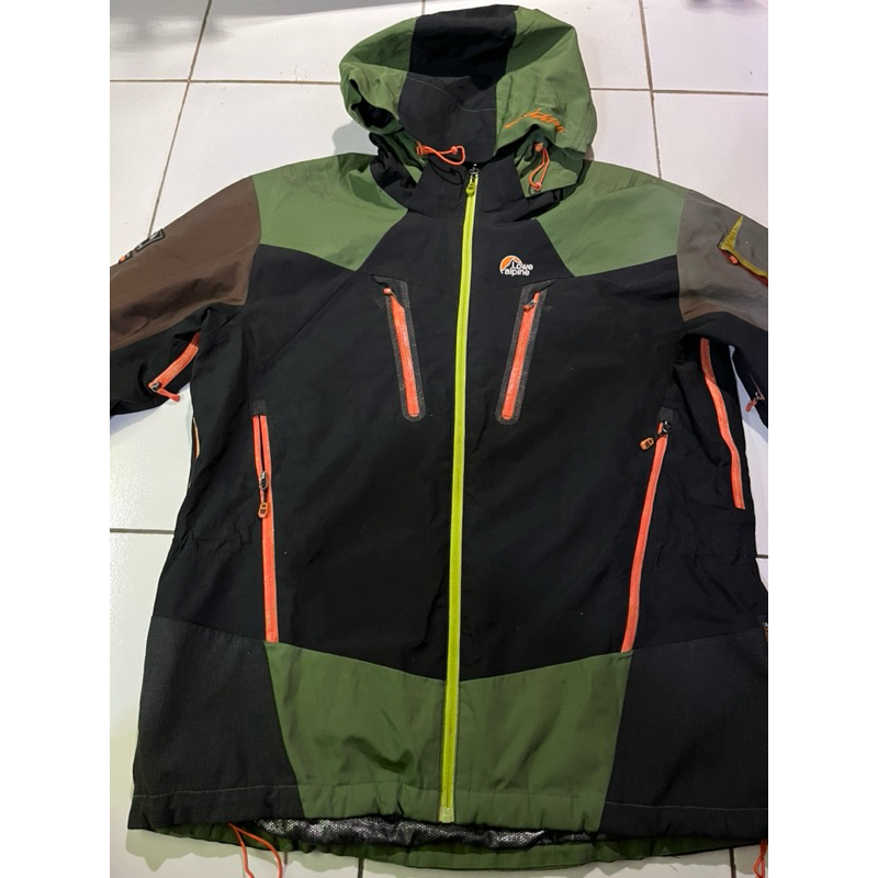 Jaket Gunung Lowe Alpine