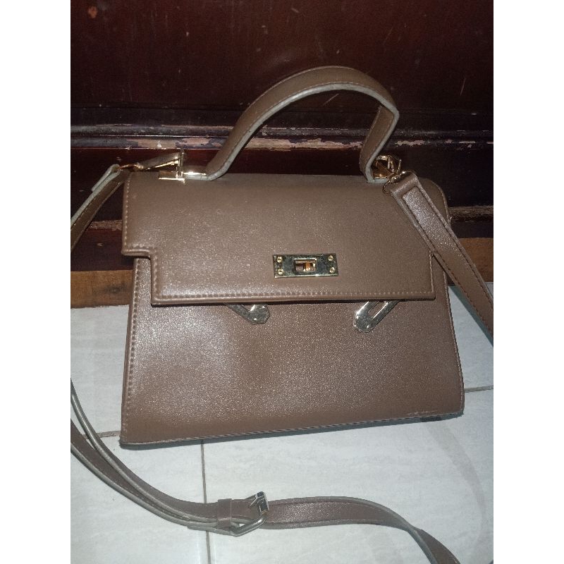 preloved pl tas slingbag patris rivanna