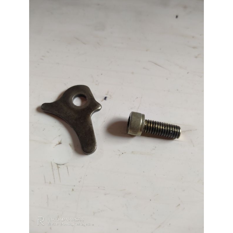 Plat penahan laker as kopling Tiger Revo original