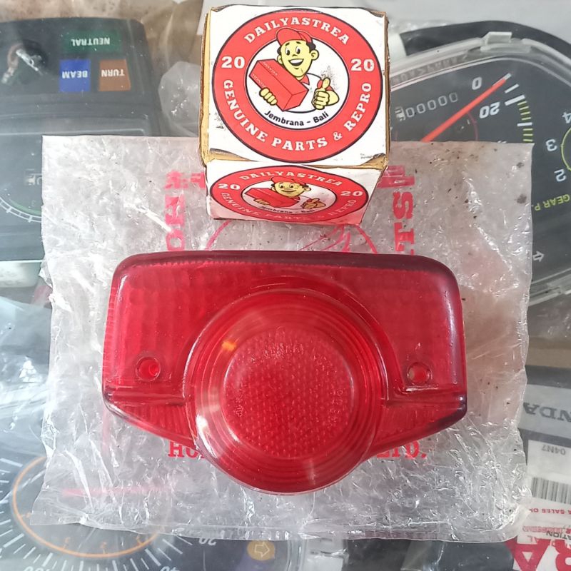 MIKA KACA STOPLAMP LAMPU STOP BELAKANG HONDA S90 90Z S90Z CB100 CB125 CB175 CB250 NOS 33702-397-910