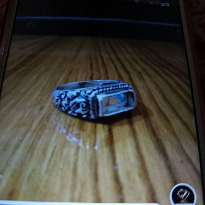 Emban perak ukir Bali