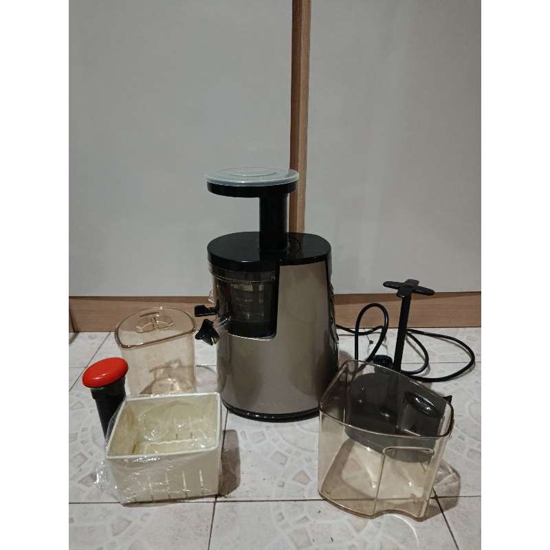 Hurom Slow Juicer Bekas