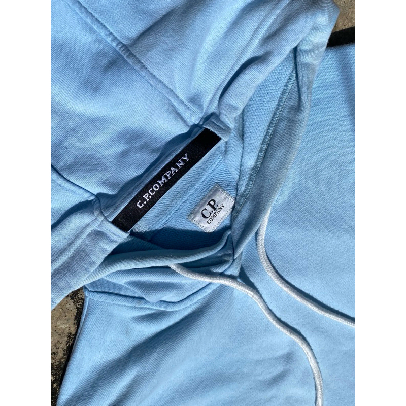 CP.company lensa lengan