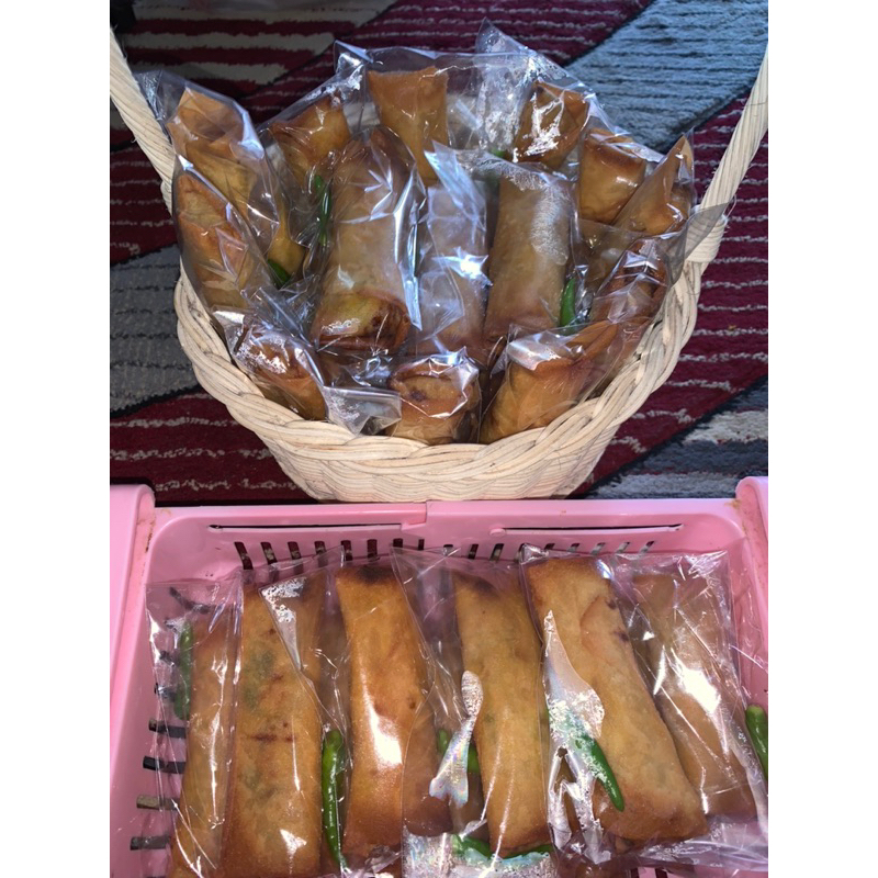 

Jajanan Sore frozen Lumpia isi pedas Isi 5