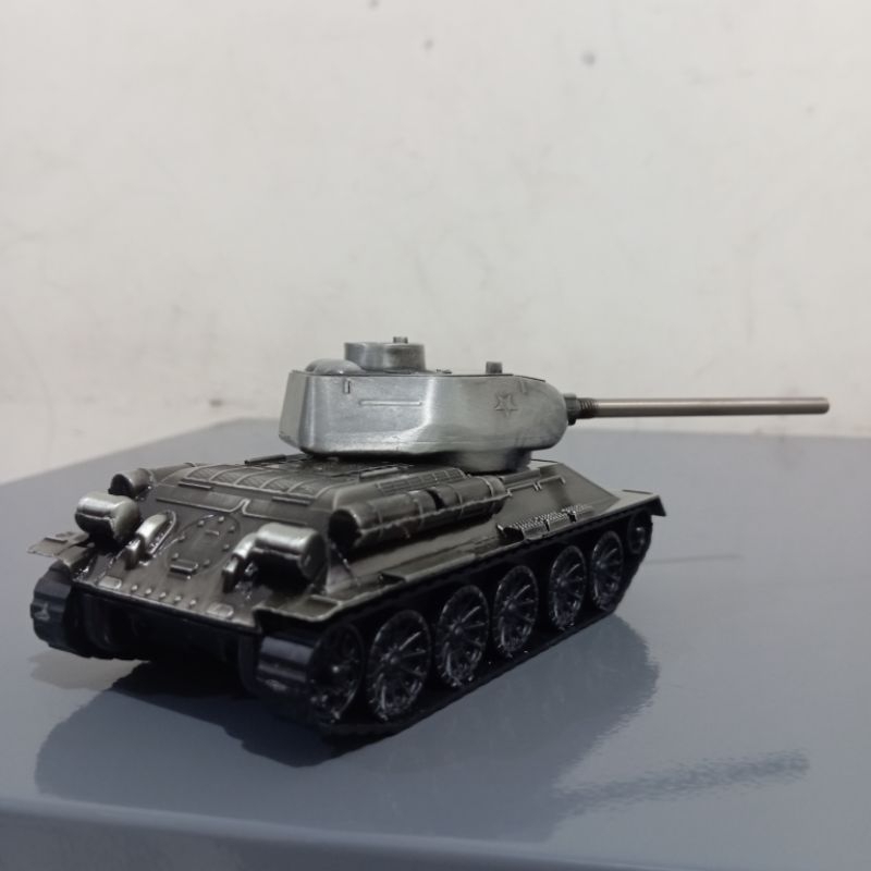 miniatur diecast mobil tank