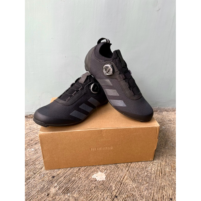 sepatu cleat roadbike adidas parley size 8/42