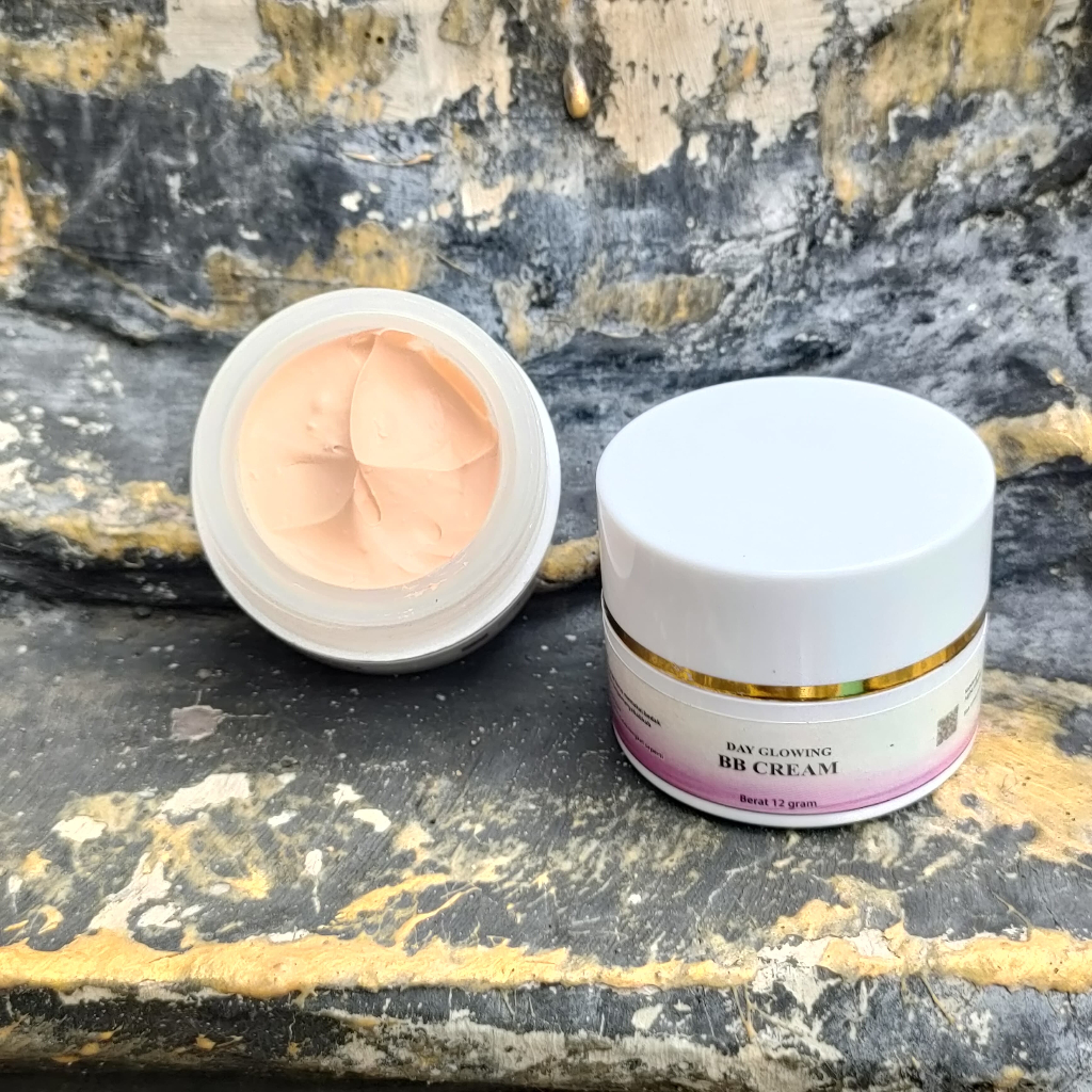 SUPER GLOWING BB CREAM SPF 50 / DAY CREAM GLOWING bb cream