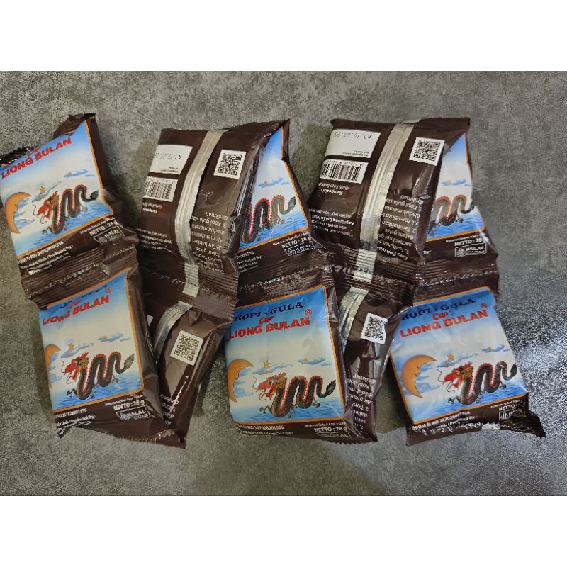

Kopi Liong Bulan Plus Gula Kemasan 1 Renceng isi 10 Sachet