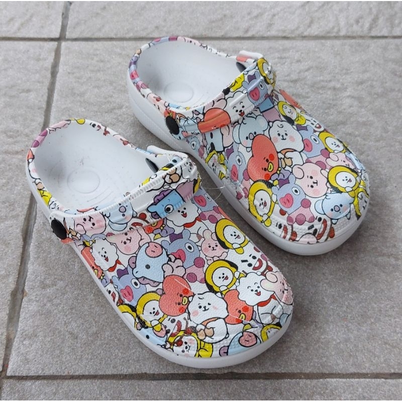 SALE Harga Miring Sandal Motif Gambar Rijek, Kondisi Sandal Bagus