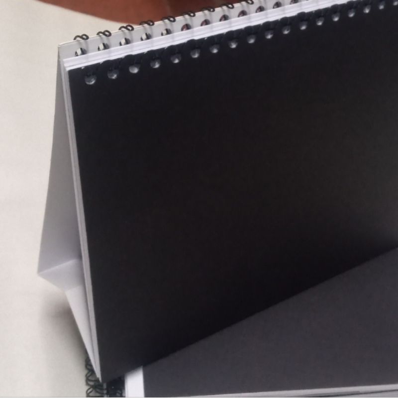 

Bahan Dudukan Kalender Meja A5 Landscape