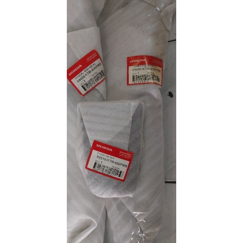 Cover body 1set kanan kiri dan sambungan body belakang untuk motor Supra x 125cc Old number part 644