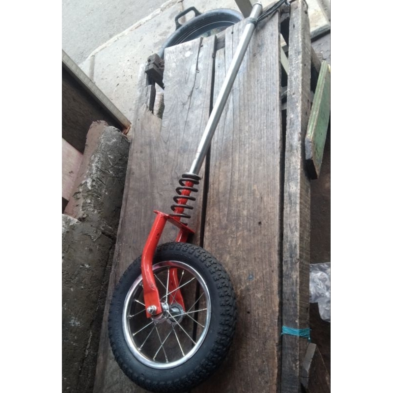 RODA BELAKANG GEROBAK ATAU GLETREK BAN HIDUP