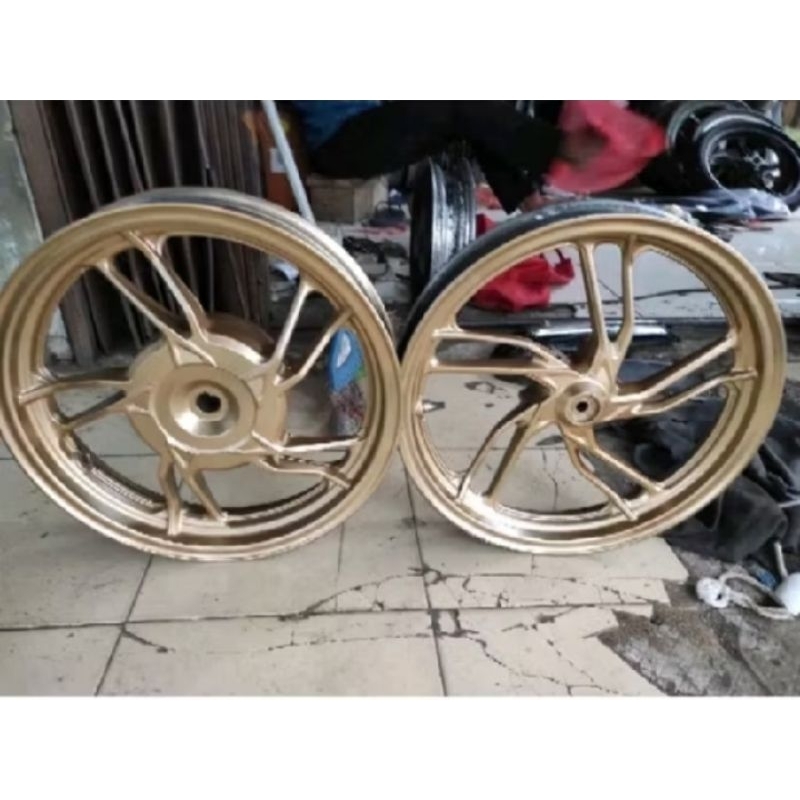 pelek pelek depan belakang Honda Vario 125 new,,150,new asli copotan sepeda motor