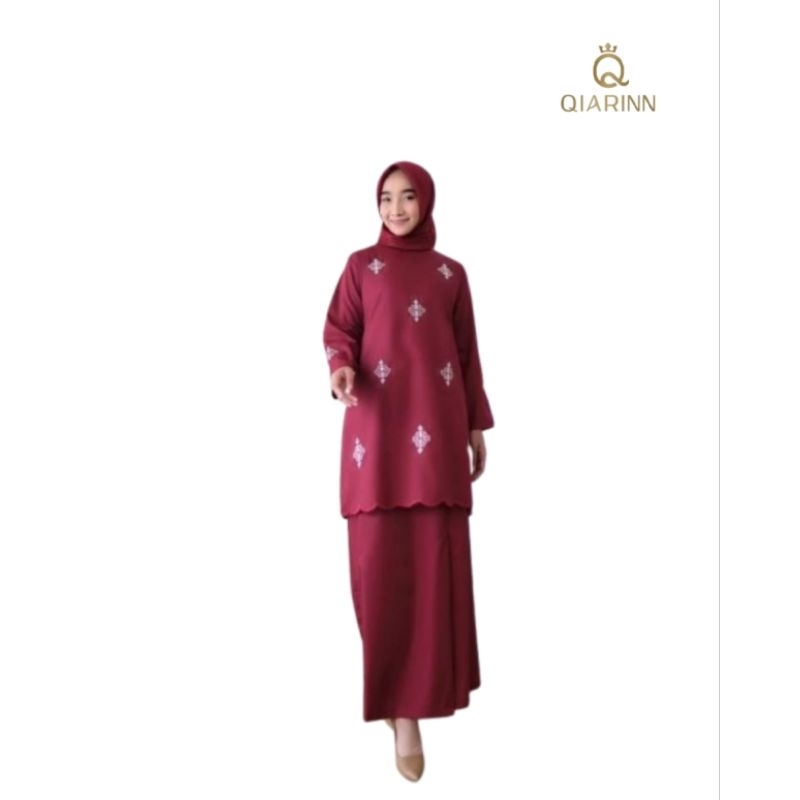 Qiarinn - Set Rok Bordir Kurung Melayu Couple Pertama Bahan Katun Toyobo
