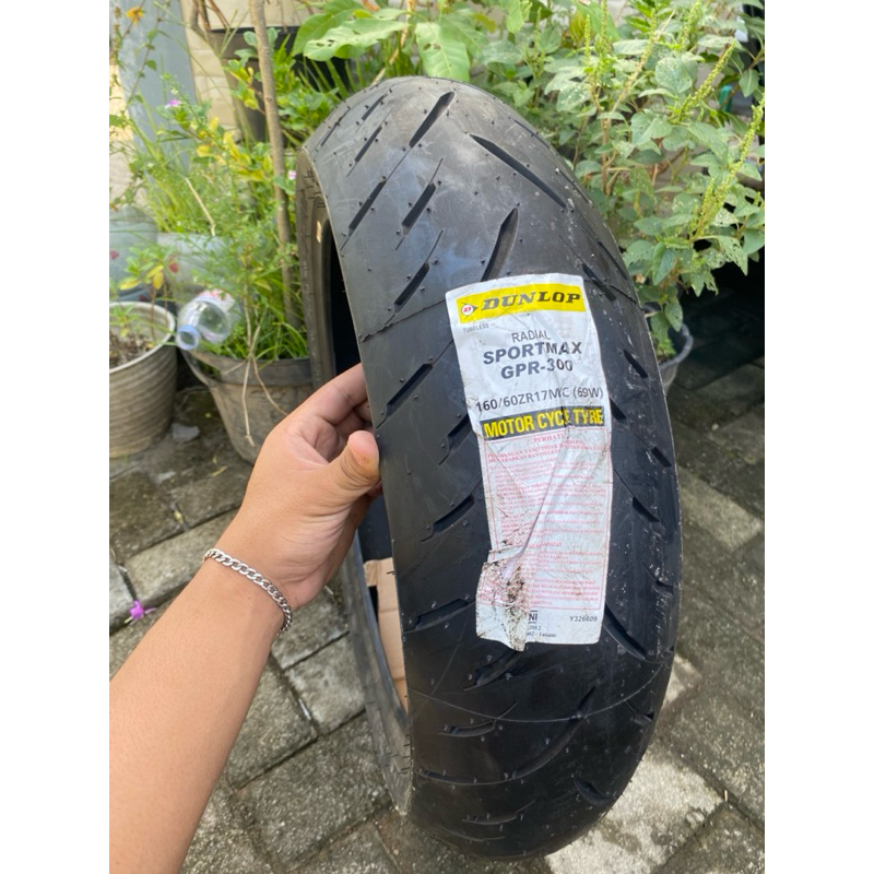 PROMO BAN DUNLOP RADIAL SPORTMAX GPR-300 UKURAN 160/60-17 PRODUKSI TAHUN 2021 MEDIUM SEMI SOFT