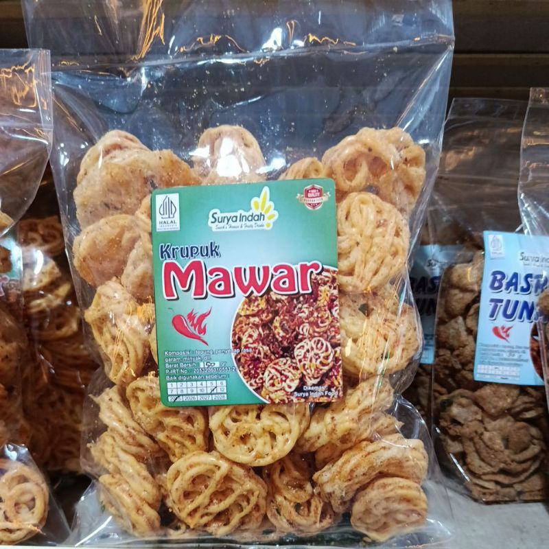 

Krupuk Mawar Pedas 150gr kwalitas premium enak surya Indah Jombang