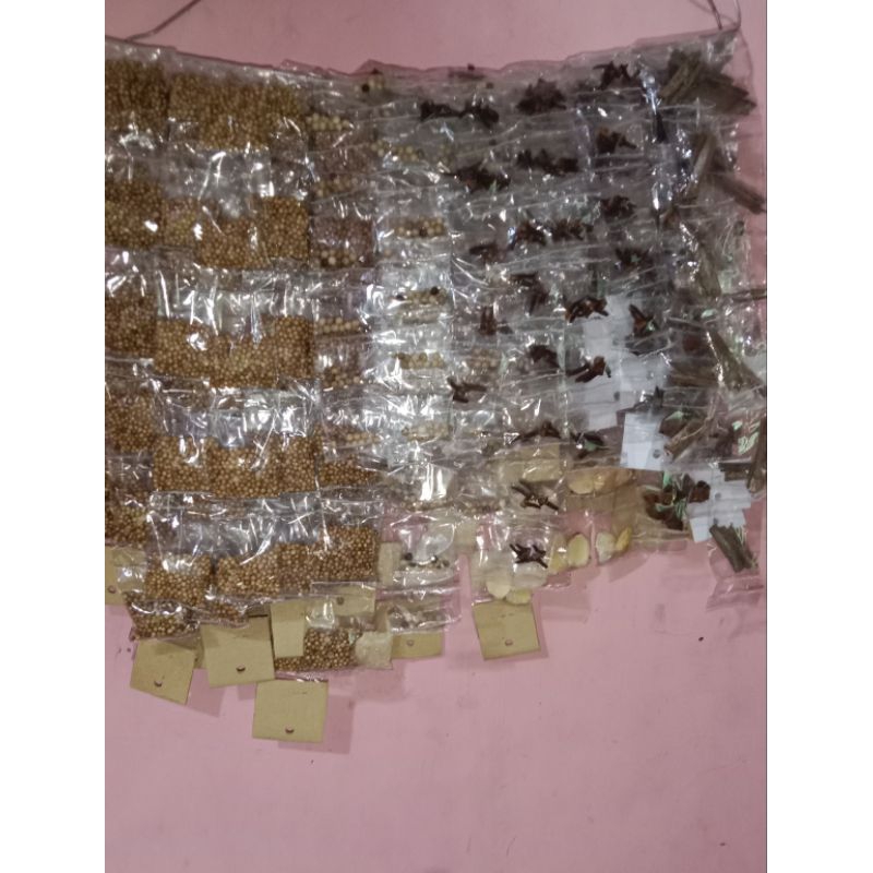 

Bumbu Dapur 1 Renceng isi 10pcs