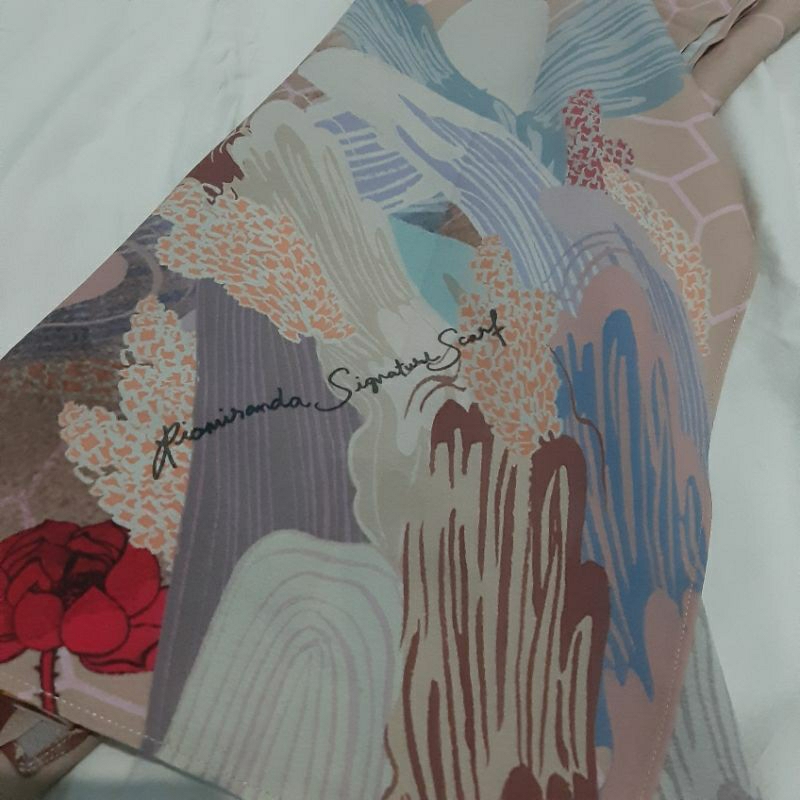 PL Ria Miranda Signature Scarf