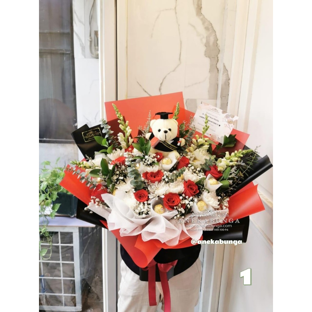Buket Bunga Boneka Toga Wisuda Mawar Pink Putih Segar Asli Fresh Rose Graduation Doll Hand Bouquet F