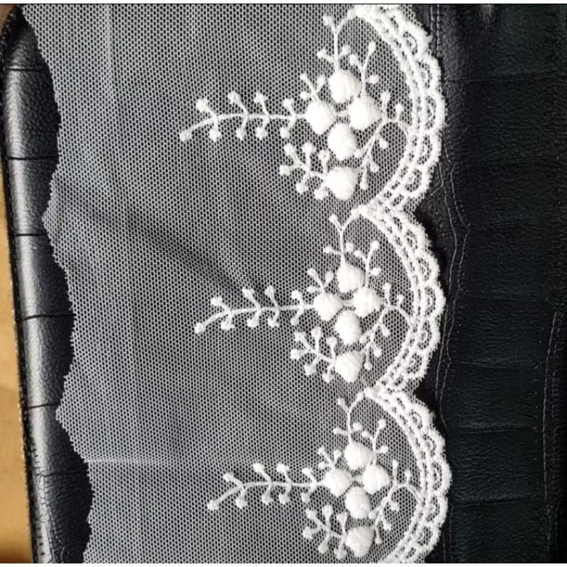 Renda tile warna Putih Tulang  harga Rp 8000/1yard