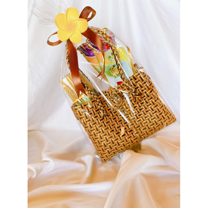 

Swasti Hampers Tas Jali Parcel Hari Raya Galungan Kuningan