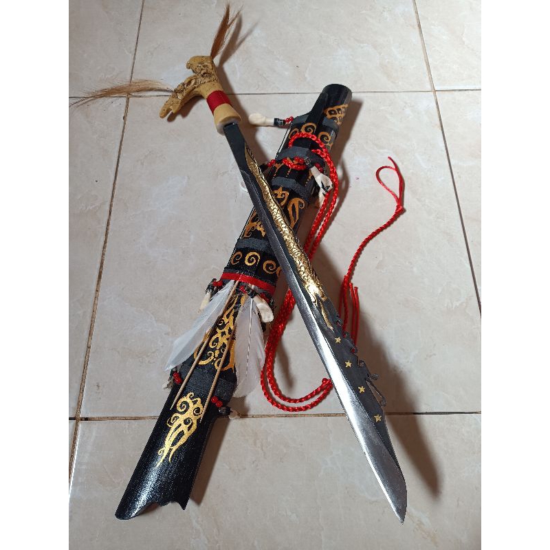 Mandau khas Kalimantan