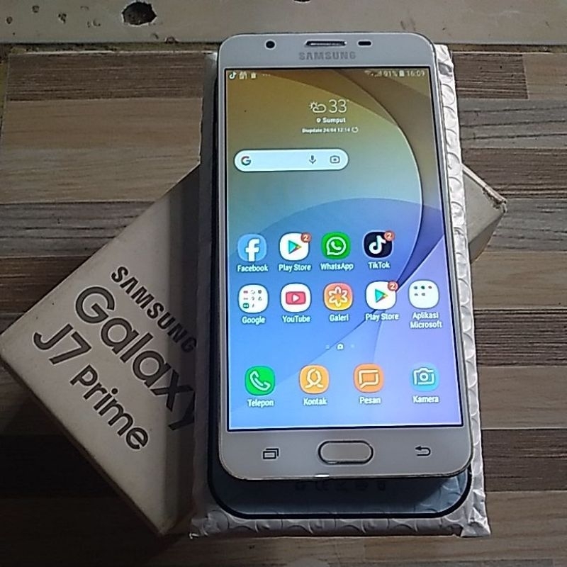 HP SAMSUNG GALAXI J7 PRIME RAM 3/32 GB WARNA GOLD NORMAL TANPA POLA/PIN