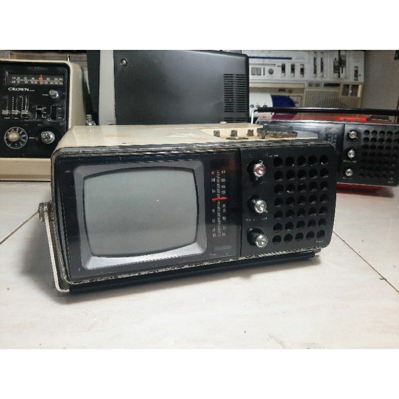 VINTAGE MINI TV RADIO CROWN 5TV-504 PUTIH JAPAN RARE ITEM ORIGINAL 2ND NYALA SAJA
