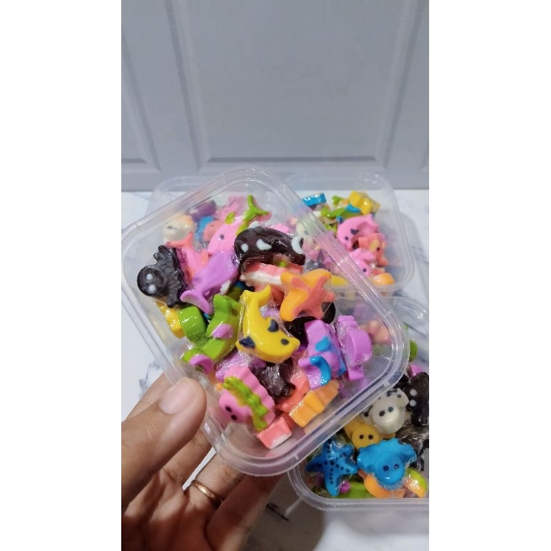 

COKLAT KARAKTER HEWAN LAUT ISI 33Pcs