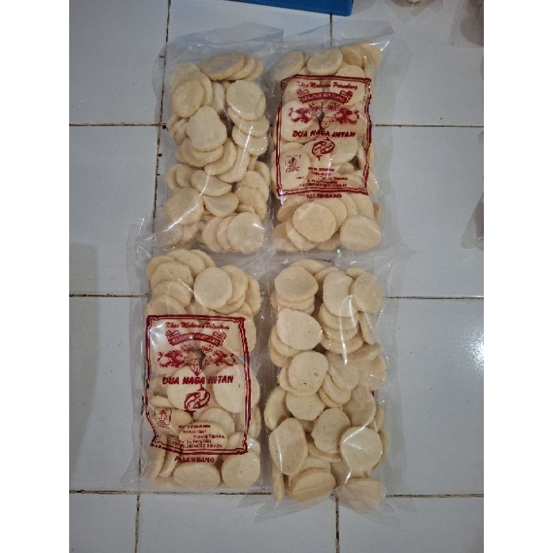 

Paket 1Kg Kemplang Sedang/Kancing Kualitas Super Premium Dua Naga Intan