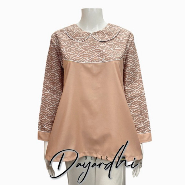 Dayardhi Atasan Batik Wanita Mega Mendung