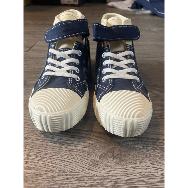 Sepatu AIW BRIA JR (EX DISPLAY)