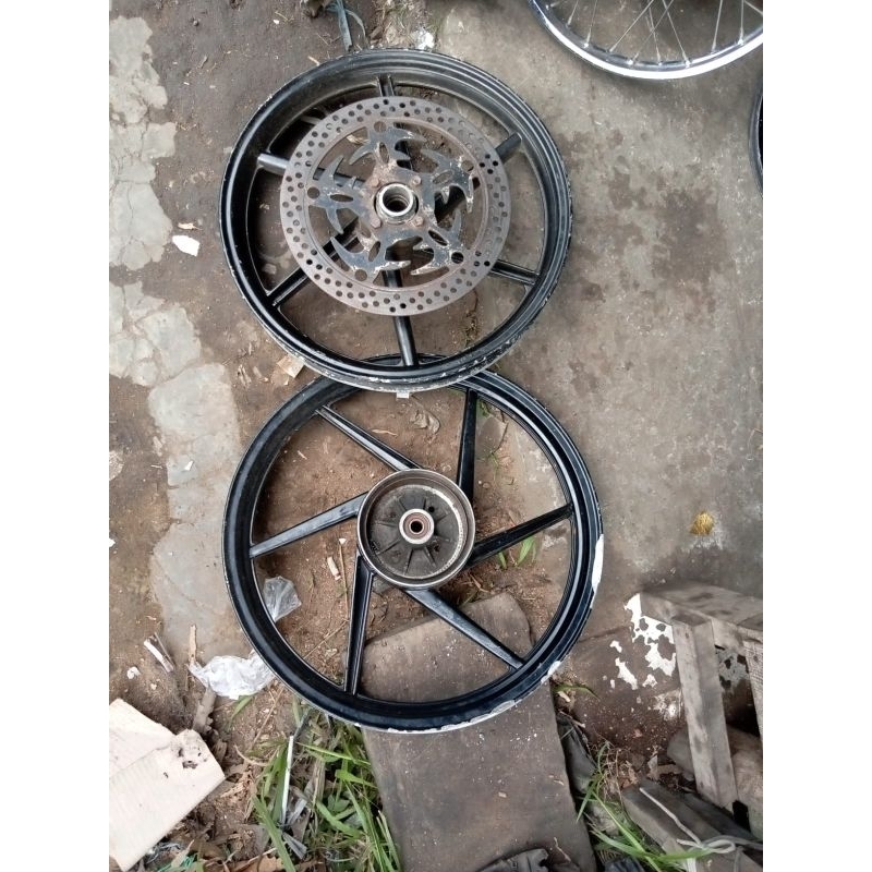 Pelek palang punya motor RK king ring  depan 17 ring belakang 18 PNP sekorpiyo