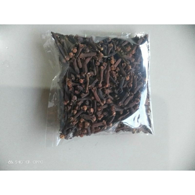 

cengkeh kering buat bumbu masak/jamu