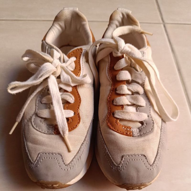 sepatu Tali anak ZARA preloved