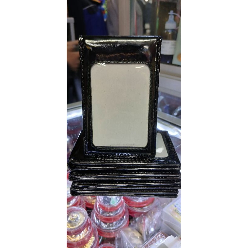 

Tempat ID Card magnet untuk di saku