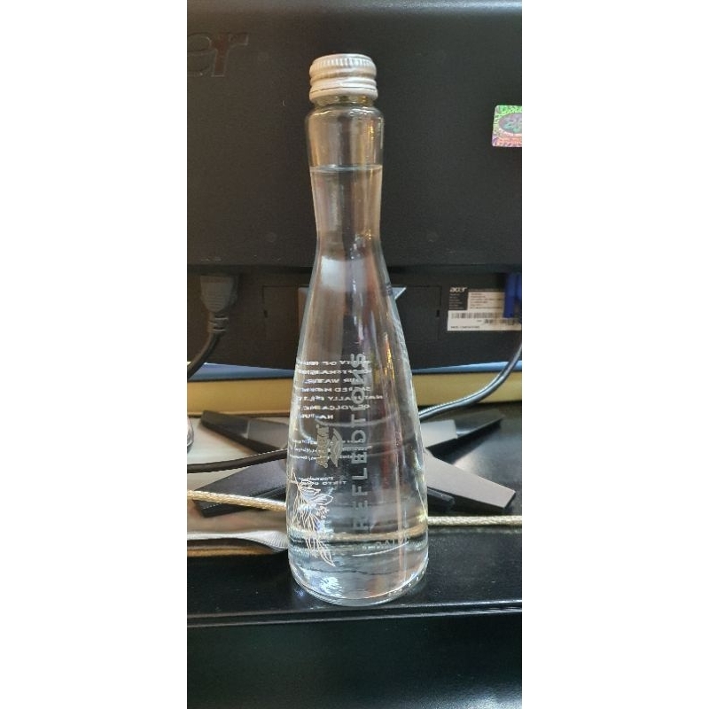 

Aqua Reflections Air Mineral Pegunungan Kemasan Botol Kaca 380ml