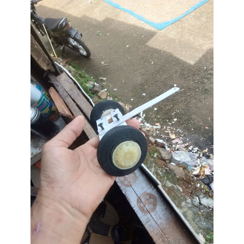 Terot depan miniatut truk oleng truk plastik truk kardus truk kayu